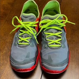 Size 13 Under Armour micro g 4d foam  shoes